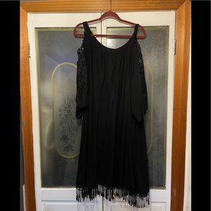 Black Cold Shoulder Dress Lace Sleeve Fun Fringe Hem Size 22/24 NWT